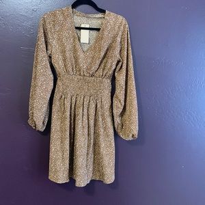 Dress NWT can be worn either way crew neck or V neck